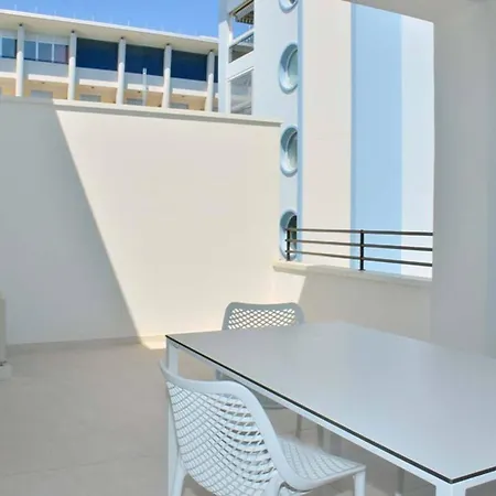 Apartment Homely Bright Flat On The Shores Of *