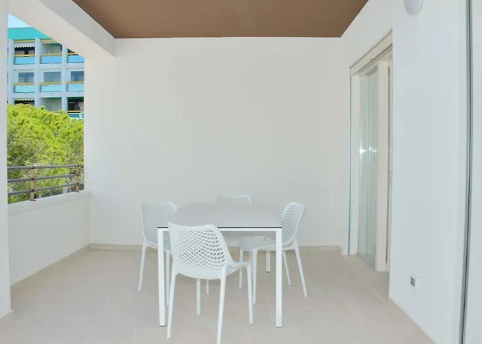 Homely Bright Flat On The Shores Of *